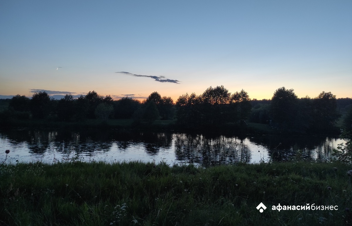 О погоде в Твери сегодня расскажут угли в костре и птицы на реке Фото: Afanasy.biz