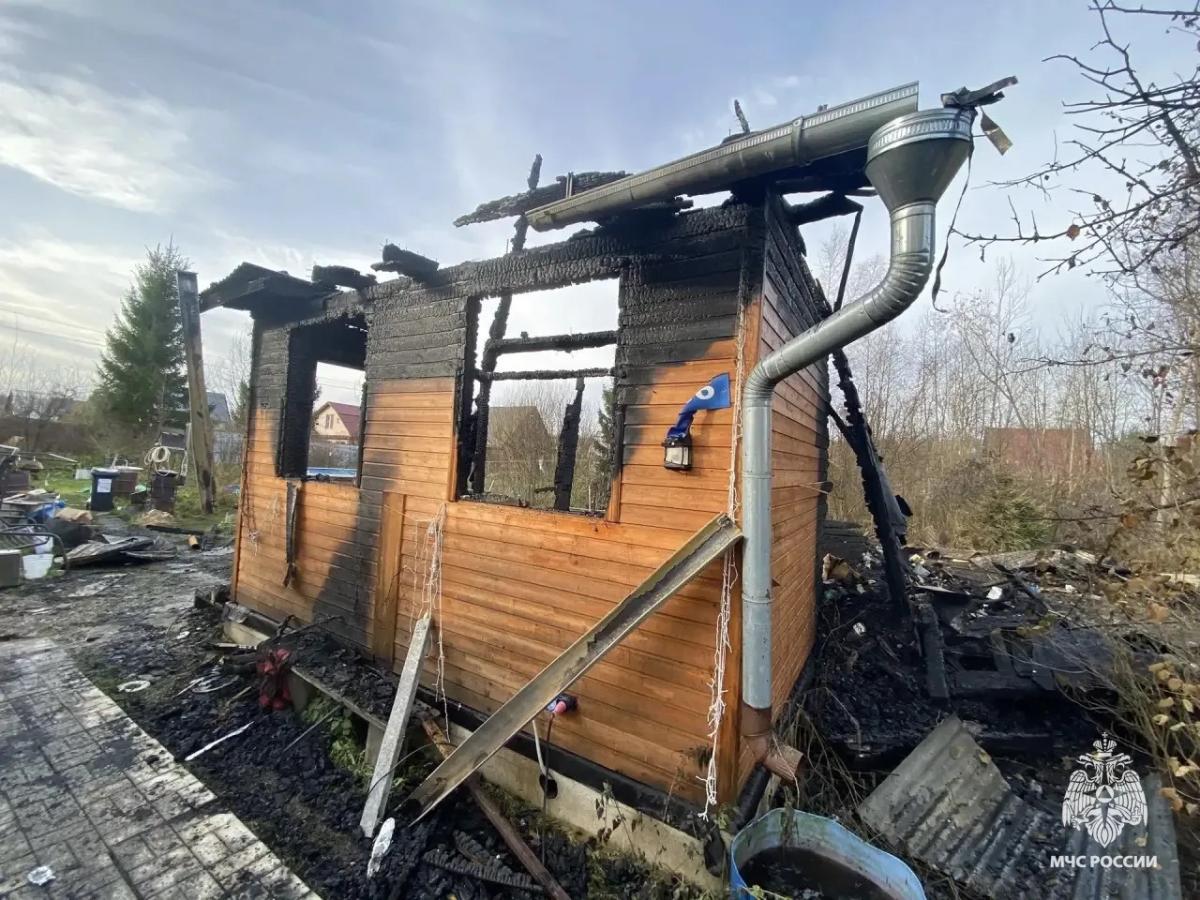 Во время растопки печи загорелся дом в Конаковском округе Фото: МЧС Тверской области