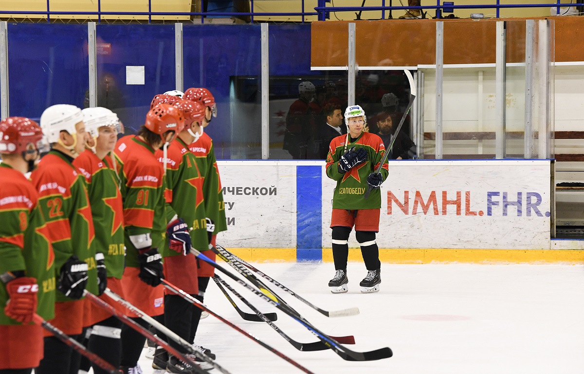 В Твери проходит благотворительный хоккейный матч с участием звёзд российского хоккея в поддержку бойцов СВО Фото: пресс-служба Правительства Тверской области