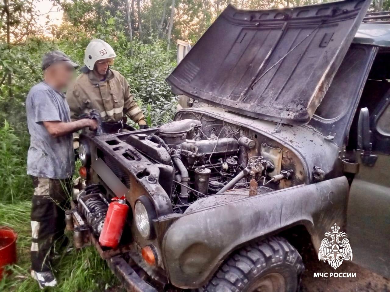 В Тверской области машина загорелась во время движения