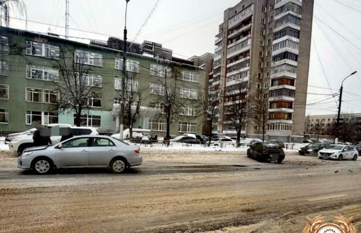 Мужчина попал в больницу после ДТП на Горького в Твери - новости Афанасий