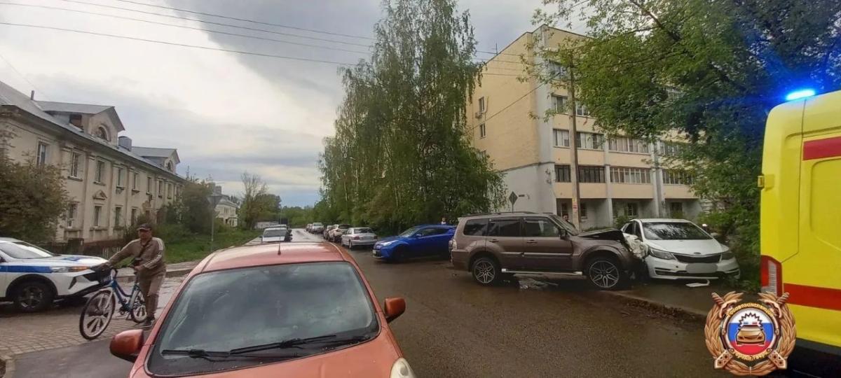 На Резинстроя в Твери произошло ДТП с пострадавшей Фото: ГАИ
