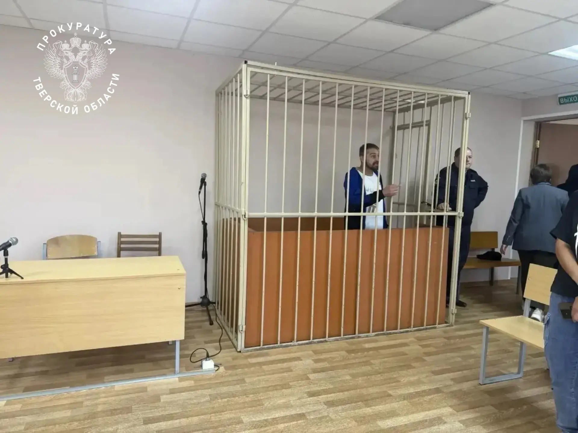 Житель Нелидово проведет 9,5 лет в колонии за попытку сжечь дом бывшей девушки 
