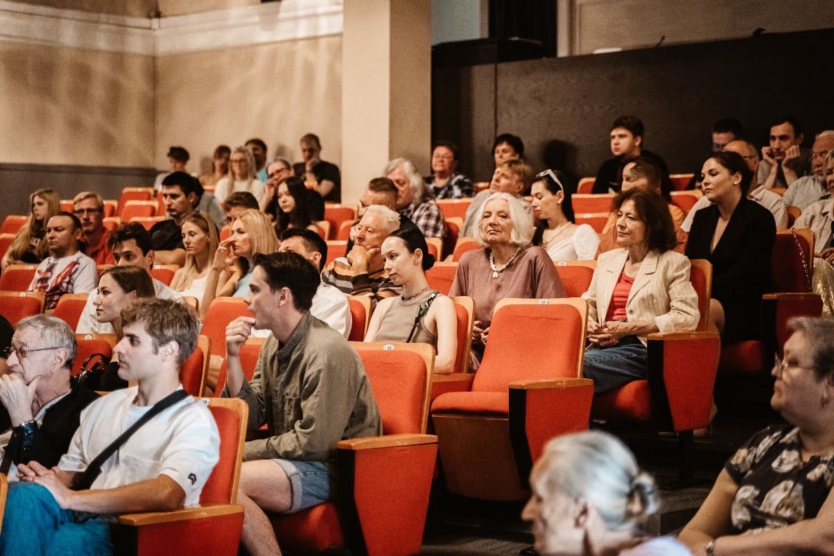 С новыми актерами, премьерами и гастролями: ТЮЗ Твери готовится к открытию нового театрального сезона  Фото: Тверской ТЮЗ