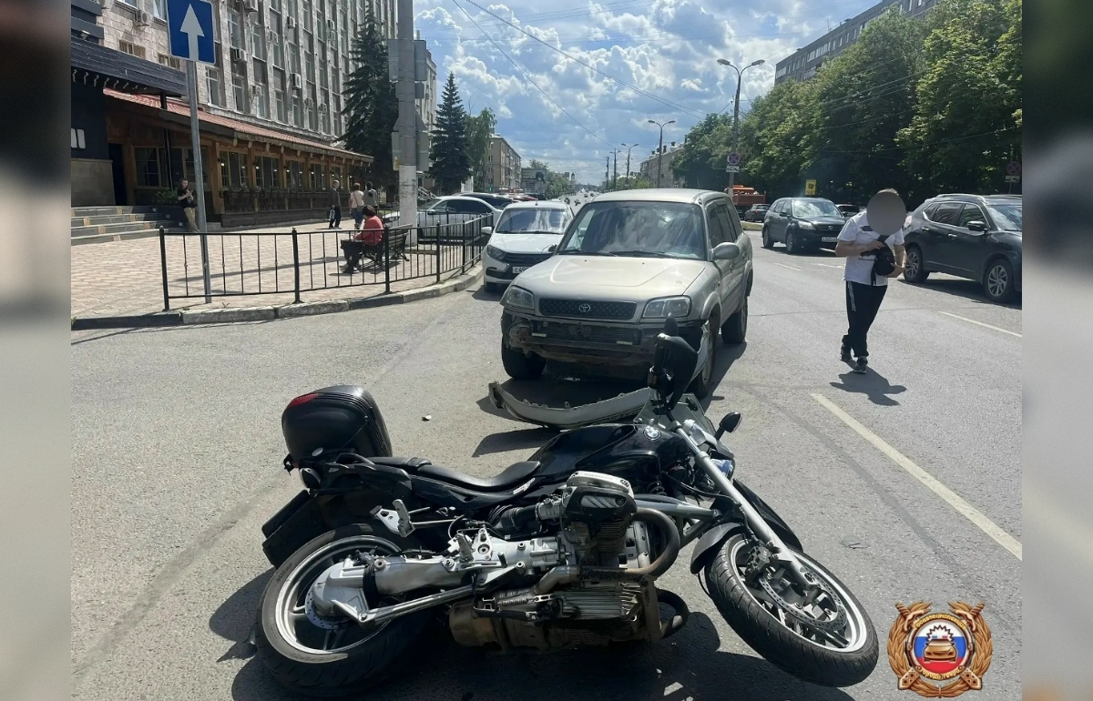 На Комсомольском проспекте в Твери сбили мотоцикл с пассажиром - новости Афанасий