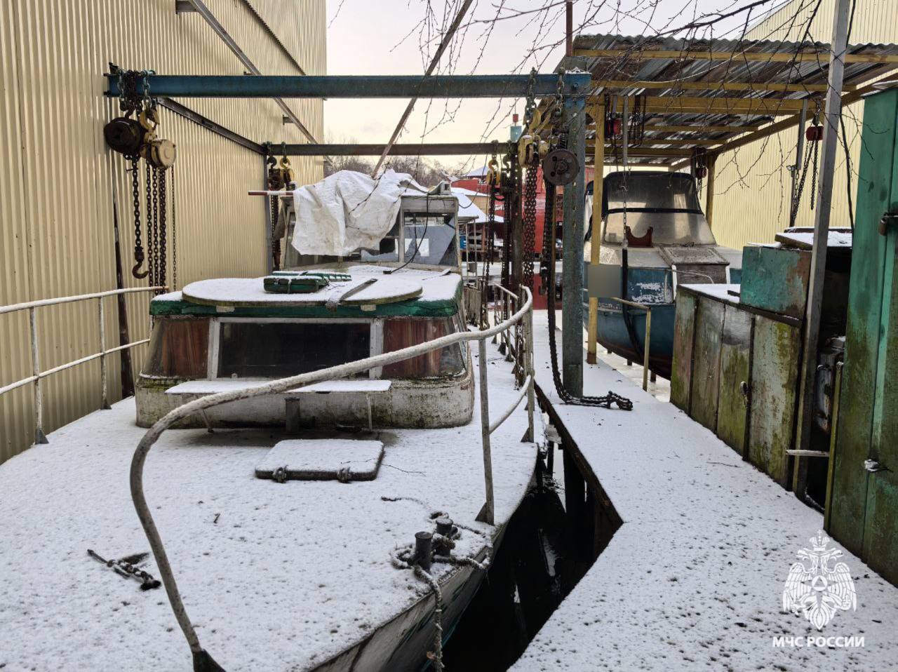 Под Конаково огнеборцы спасли шесть лодок от пожара  Фото: ГУ МЧС России по Тверской области