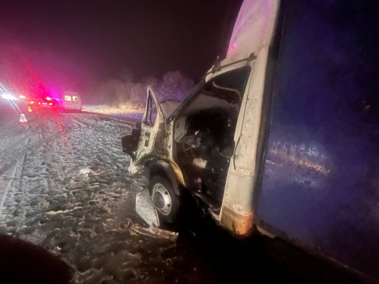 На М10 в Тверской области водитель загоревшейся Газели погиб под колесами Камаза Фото: Госавтоинспекция Тверской области