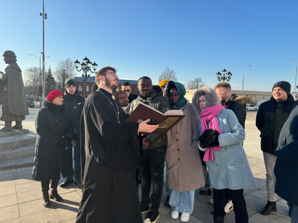 Студенты и сотрудники Тверского Политеха побывали на экскурсии в Спасо-Преображенском соборе Твери - новости Афанасий