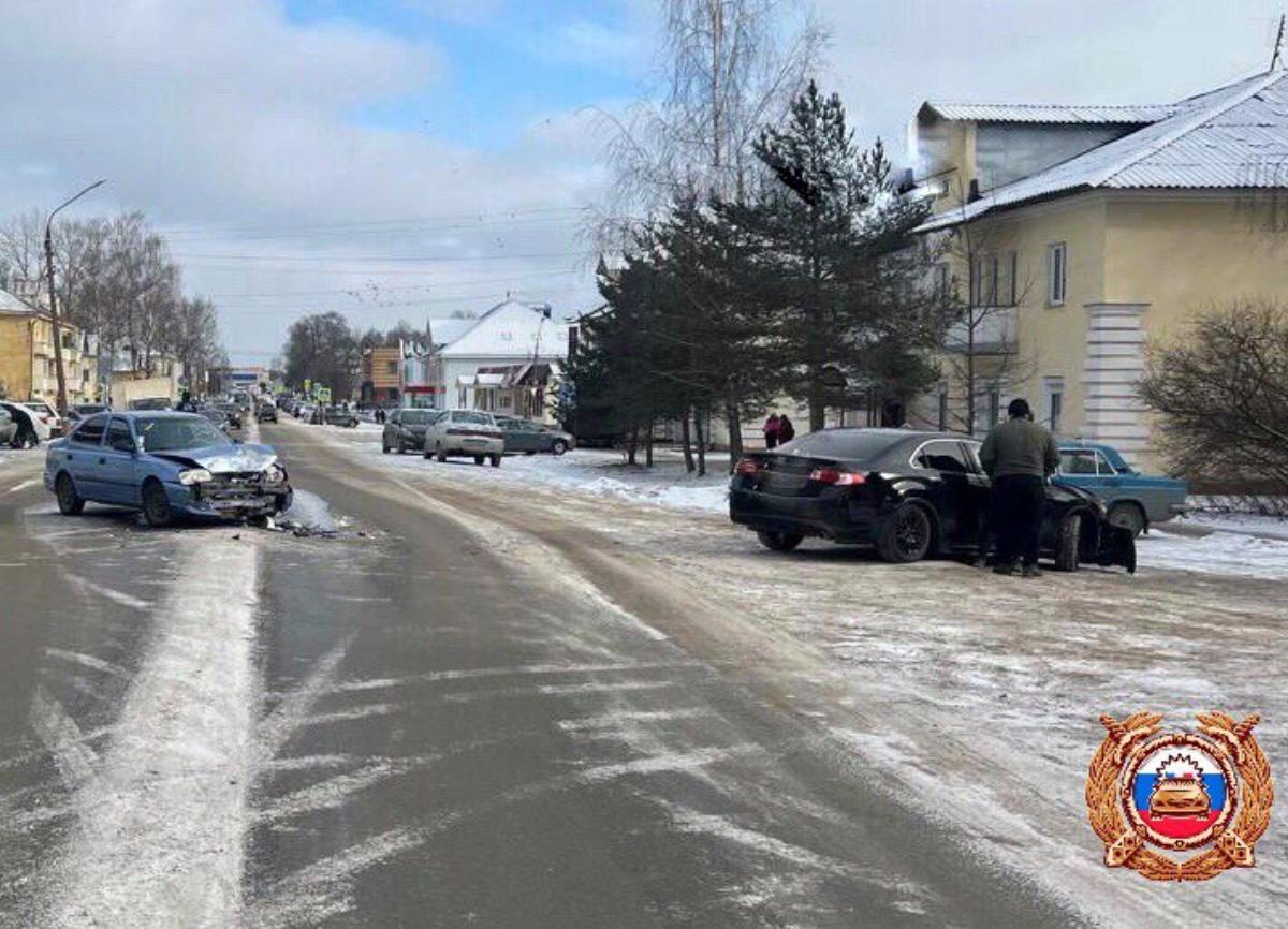 Из Ржева в Тверь доставили пострадавшего в ДТП водителя Фото: Госавтоинспекция Тверской области
