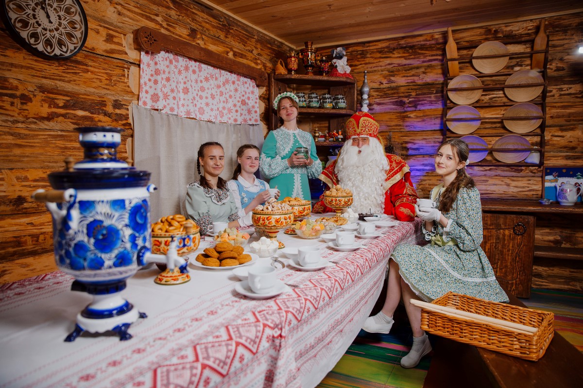 В России  заработала горячая линия Деда Мороза и его помощников - новости Афанасий