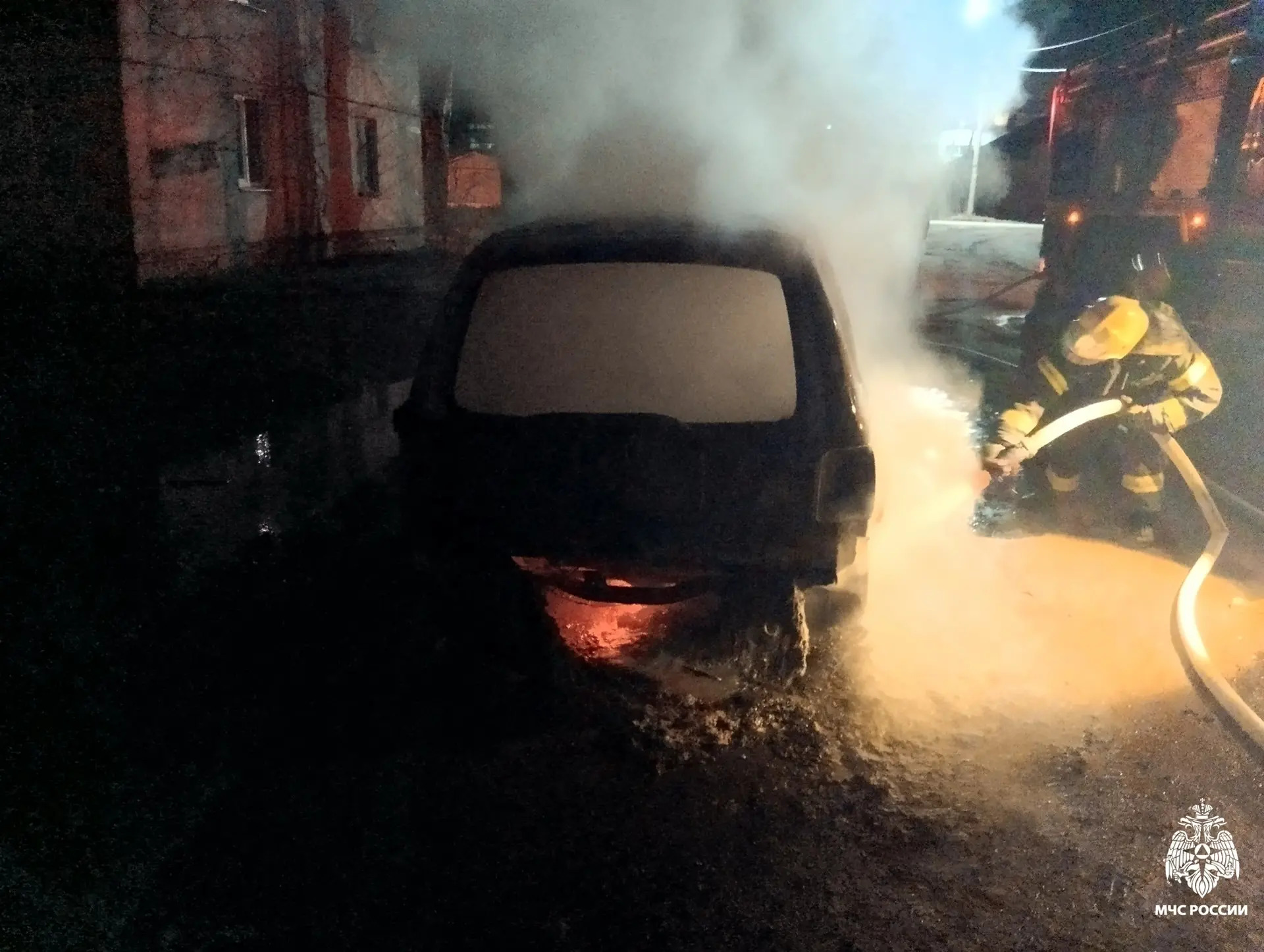 В Бежецке ночью сгорел автомобиль Фото: ГУ МЧС России по Тверской области
