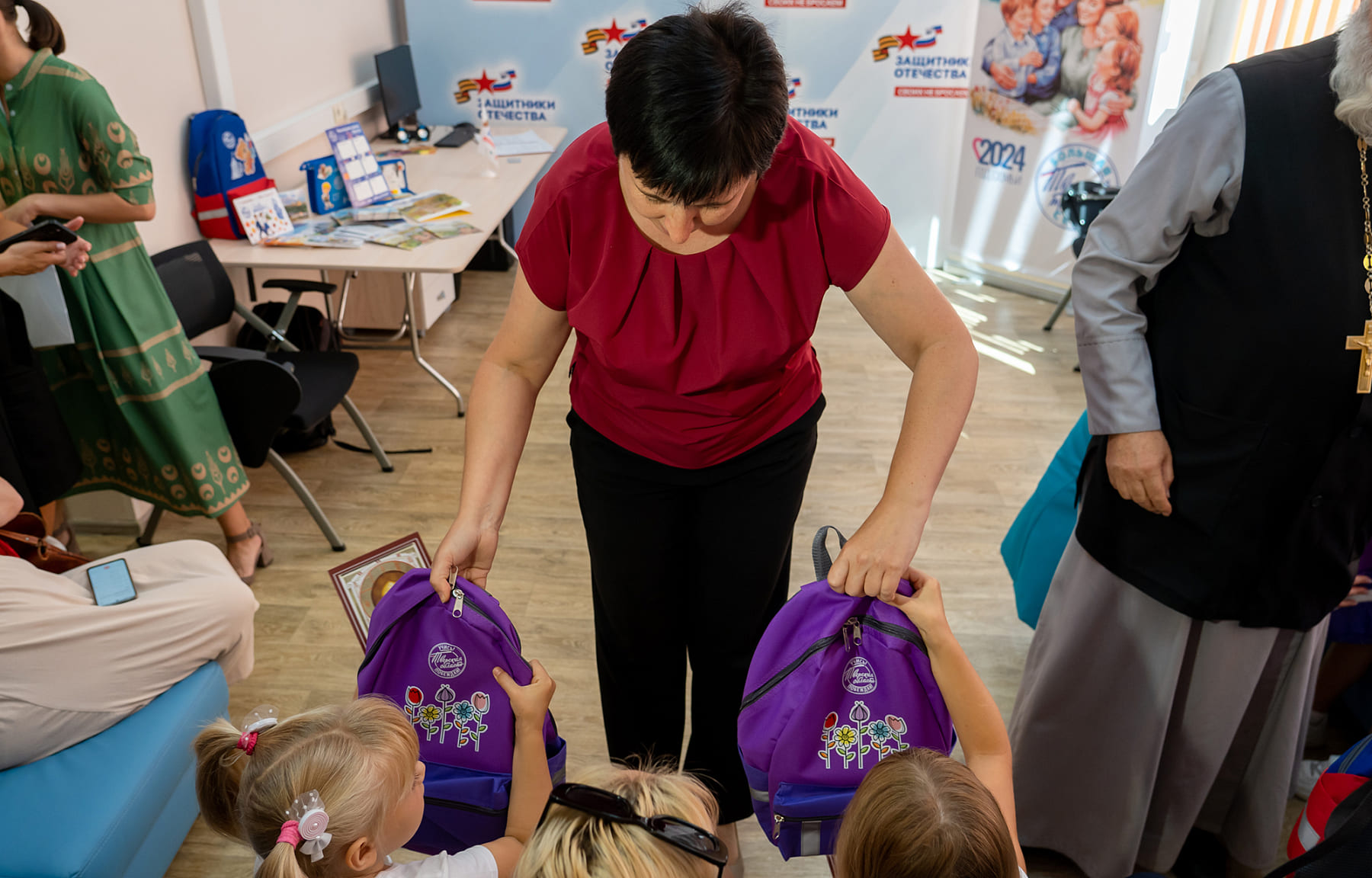 5300 первоклассников Тверской области к началу нового учебного года получают бесплатные школьные наборы - новости Афанасий