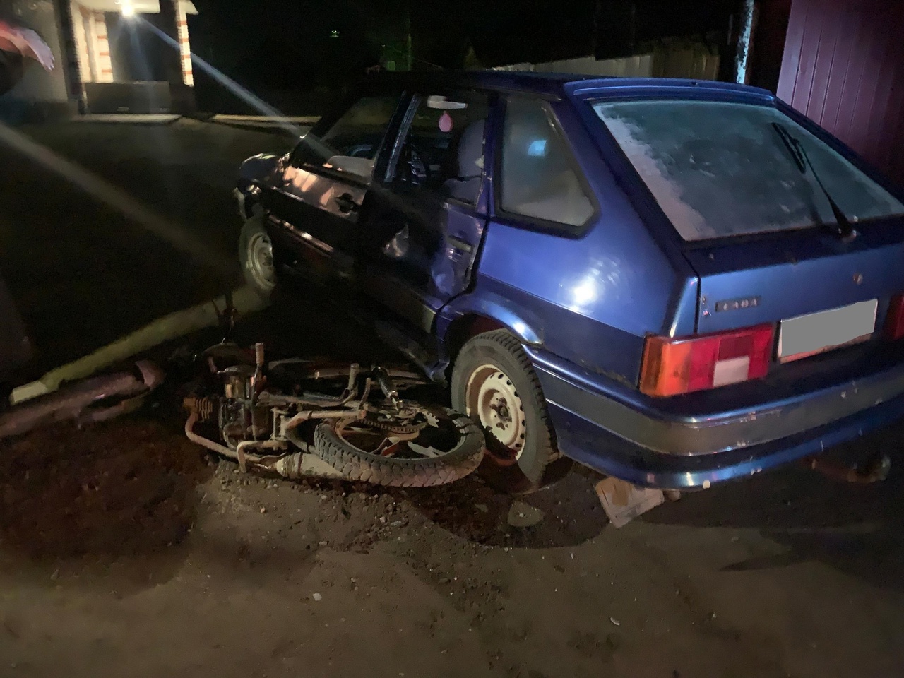 17-летний подросток пострадал при столкновении мопеда и ВАЗа под Бологое в Тверской области Фото: Госавтоинспекция Тверской области