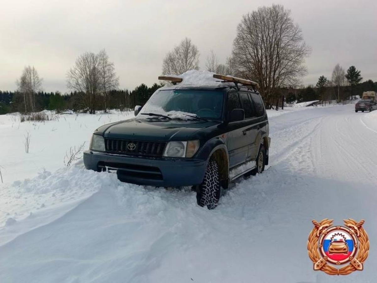 Погиб водитель внедорожника, съехавшего с дороги под Максатихой Фото: ГАИ