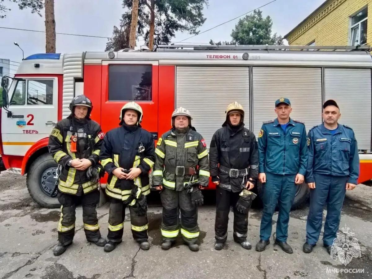 На пожаре в Твери спасли 10 человек Фото: МЧС