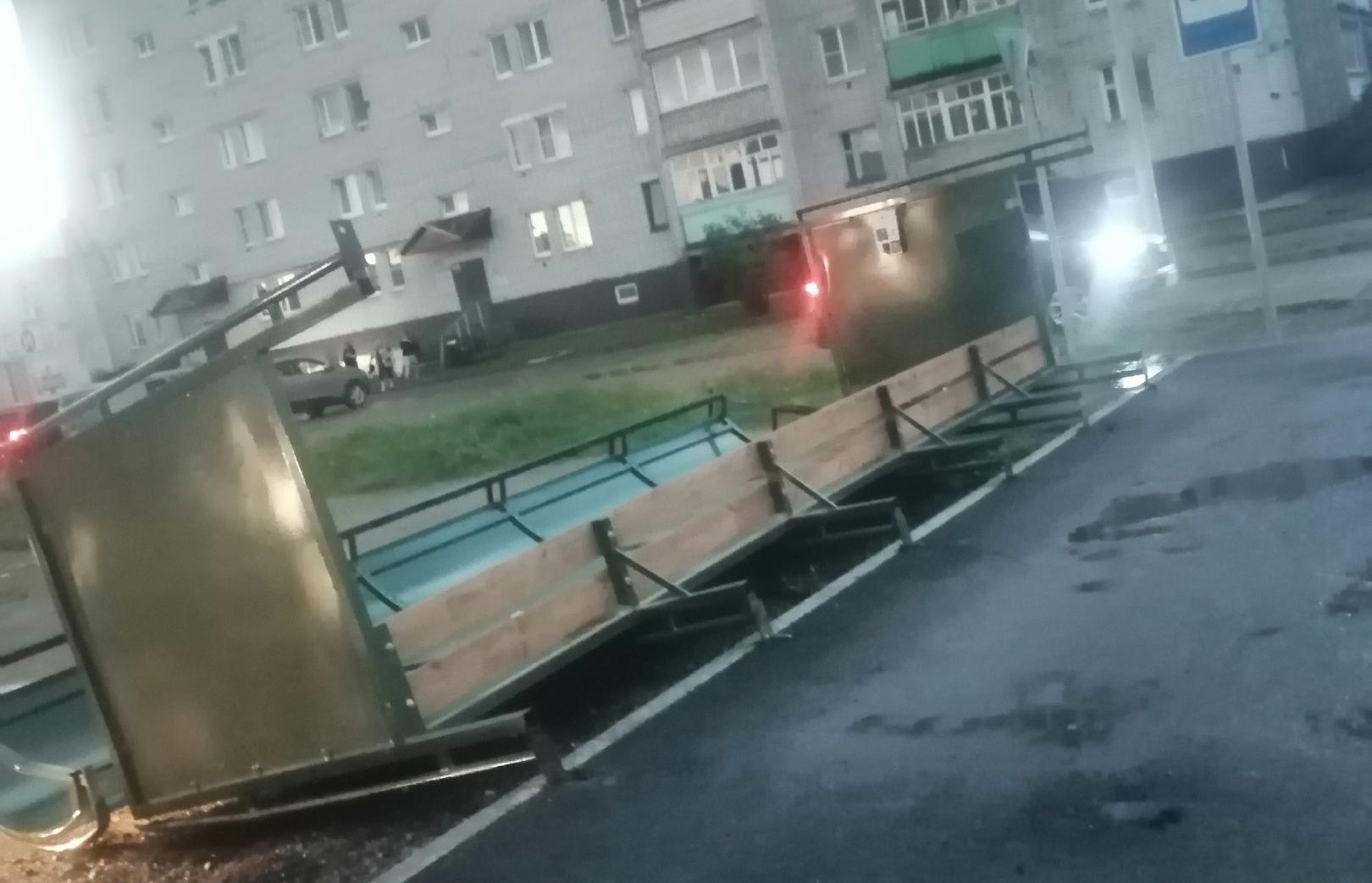 В Торопце остановка чуть не придавила подростков - новости Афанасий