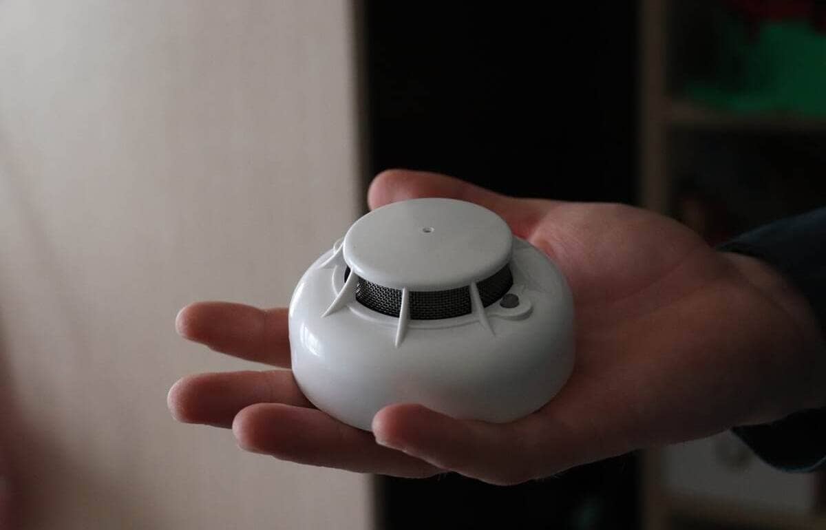 В домах семей Тверской области установлено более 57 тысяч пожарных извещателей - новости Афанасий