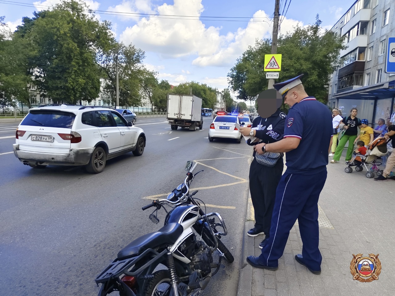 В Твери 16-летний подросток, управляя мопедом, попал в ДТП