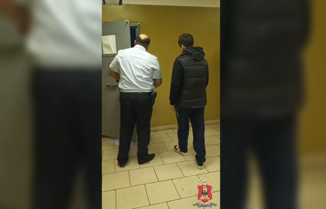 В Твери 19-летний любитель тонировки задержан до суда  Видео: УМВД России по Тверской области