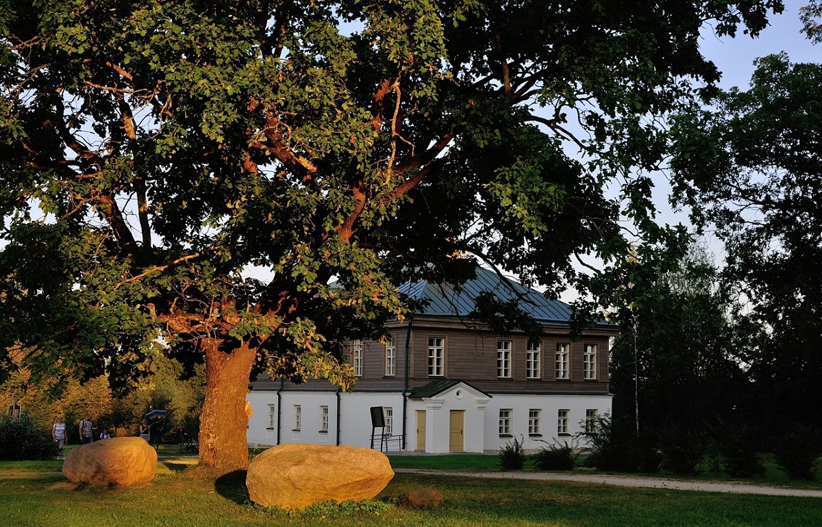 В музее Валентина Серова открывается выставка «Душа на рубашку»  Фото: vk Усадьба Домотканово. Музей Валентина Серова