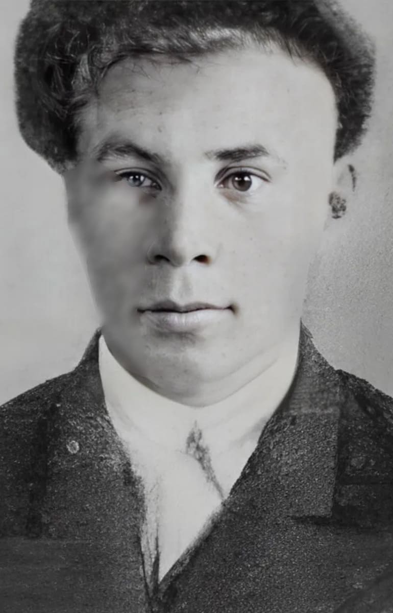 Василий Артамонов  