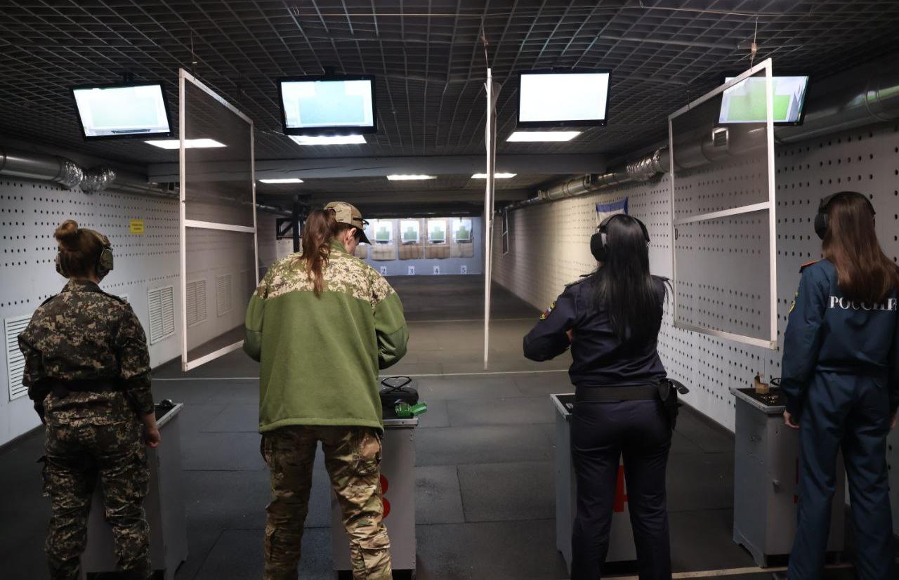 В Твери прошли соревнования по стрельбе среди женщин в погонах - новости Афанасий