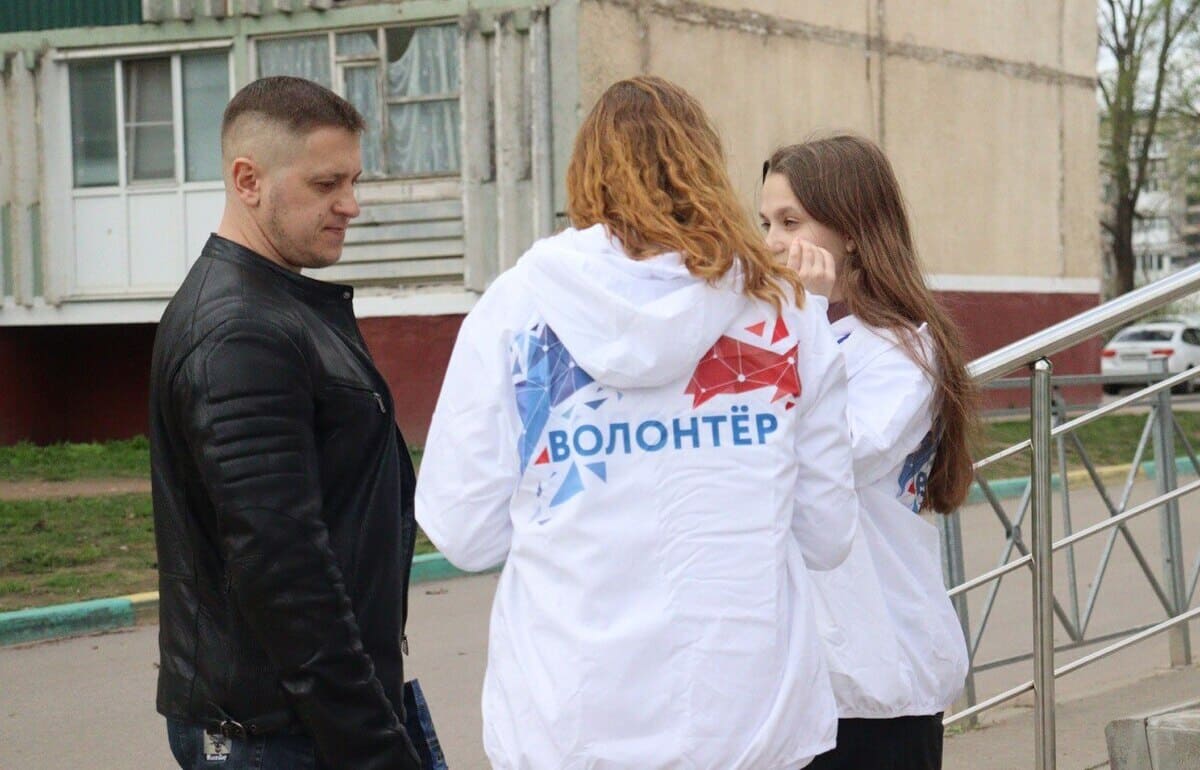 В Тверской области волонтеры консультируют в ходе голосования по благоустройству Фото предоставлено правительством Тверской области