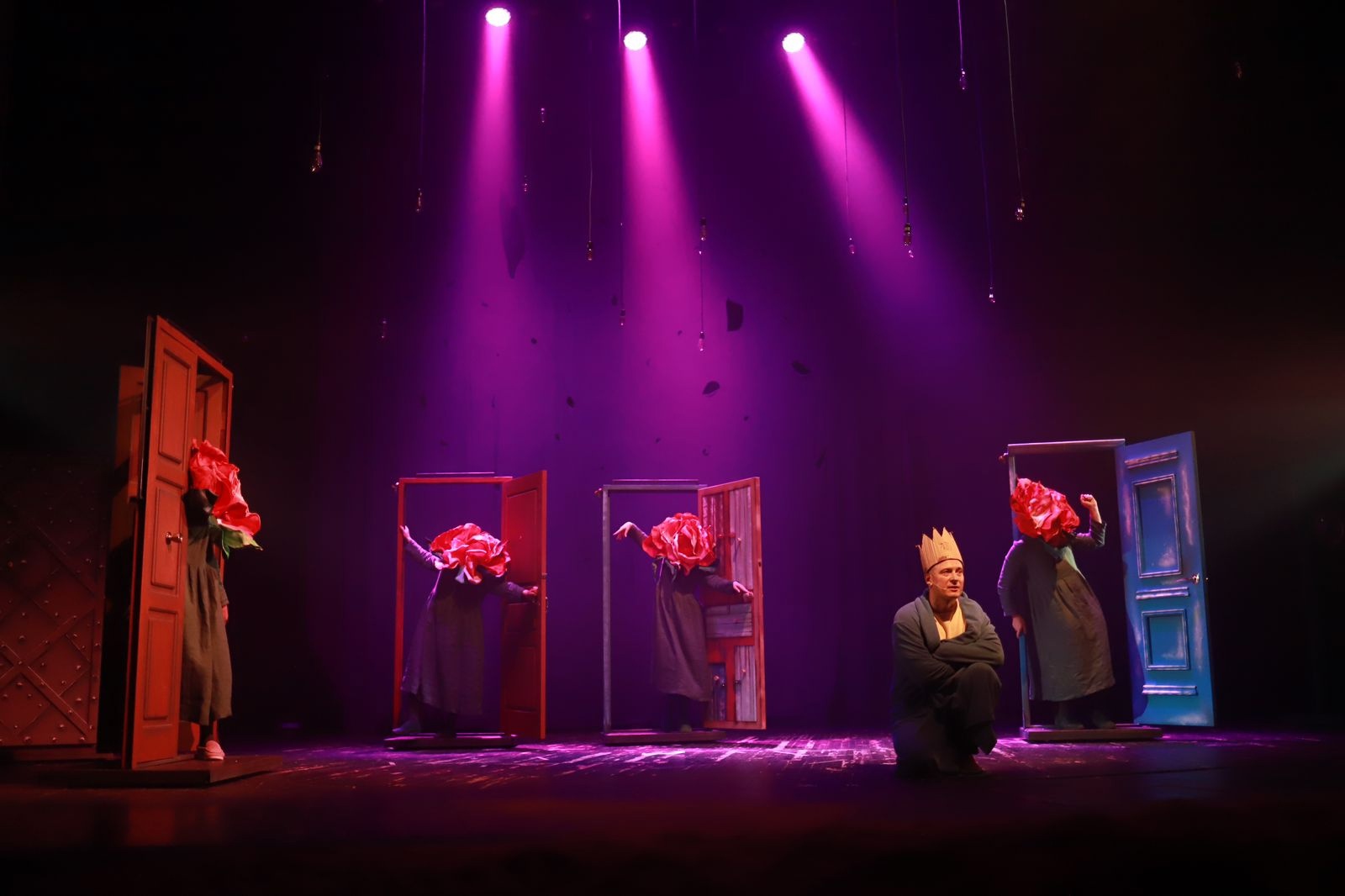 В Тверском ТЮЗе «Маленький принц» вырос и отпраздновал 50-летие Текст: Илья Крутов; Фото: Мария Кустова