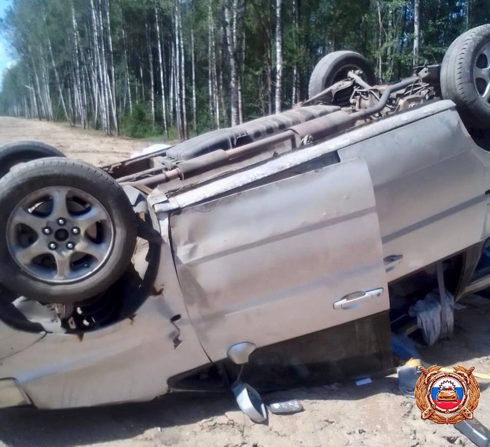 На М9 в Тверской области водителю стало плохо и он потерял управление минивэном Фото: ГАИ, МЧС