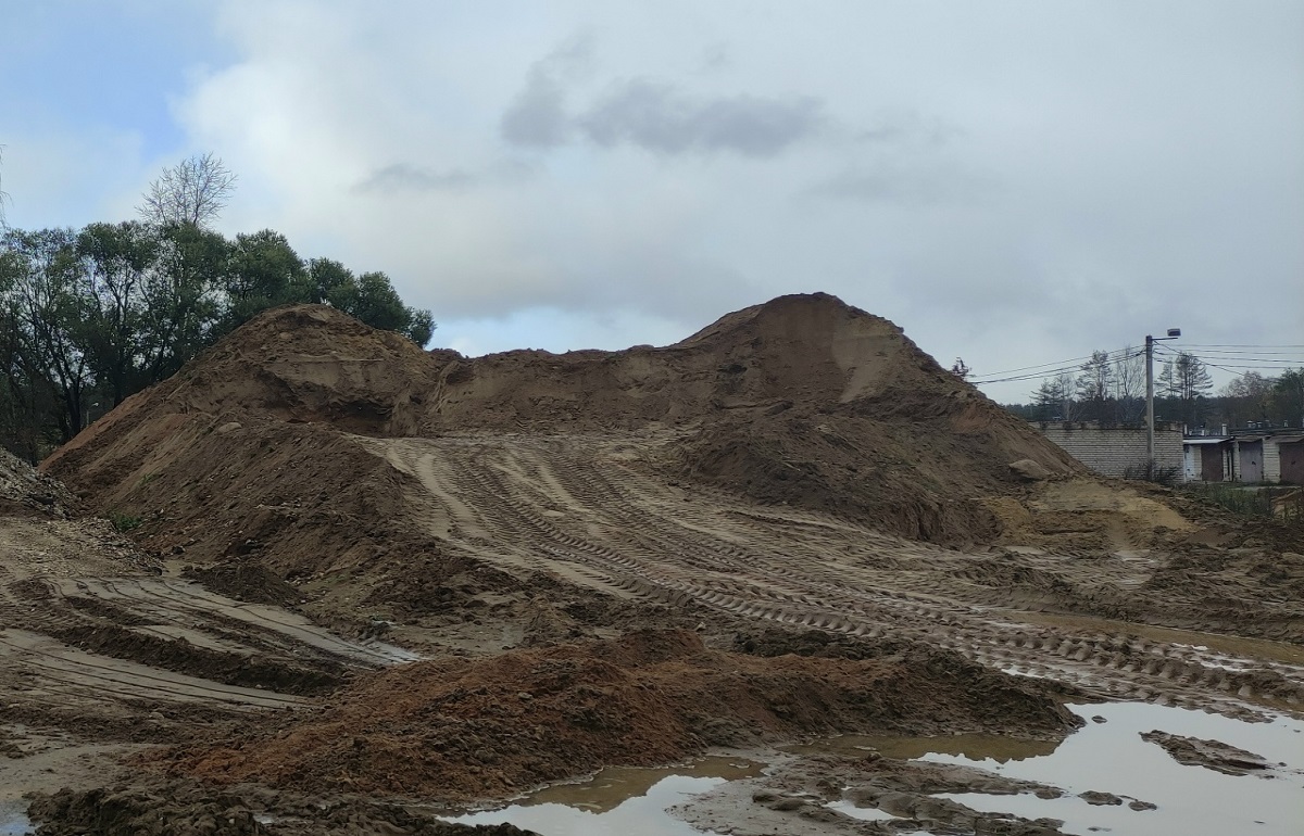 На Петербургском шоссе из-за прорыва трубы территорию затопило канализацией Фото: Минприроды Тверской области