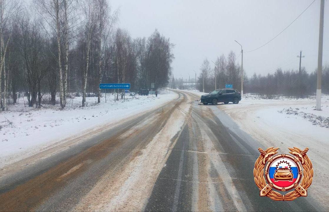 В Лихославле Тверской области на перекрестке столкнулись две легковушки - новости Афанасий