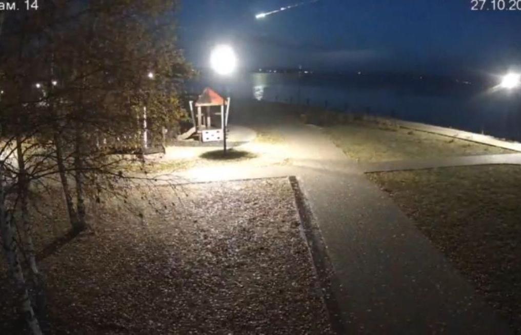 Фрагменты яркого болида упали в Тверской области