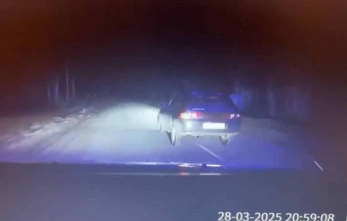 В Тверской области инспекторы применили оружие для остановки 17-летнего водителя - новости Афанасий