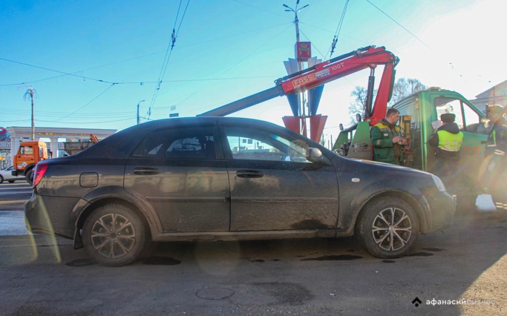 В России предложили ввести скидку на эвакуацию авто за быструю оплату штрафа 