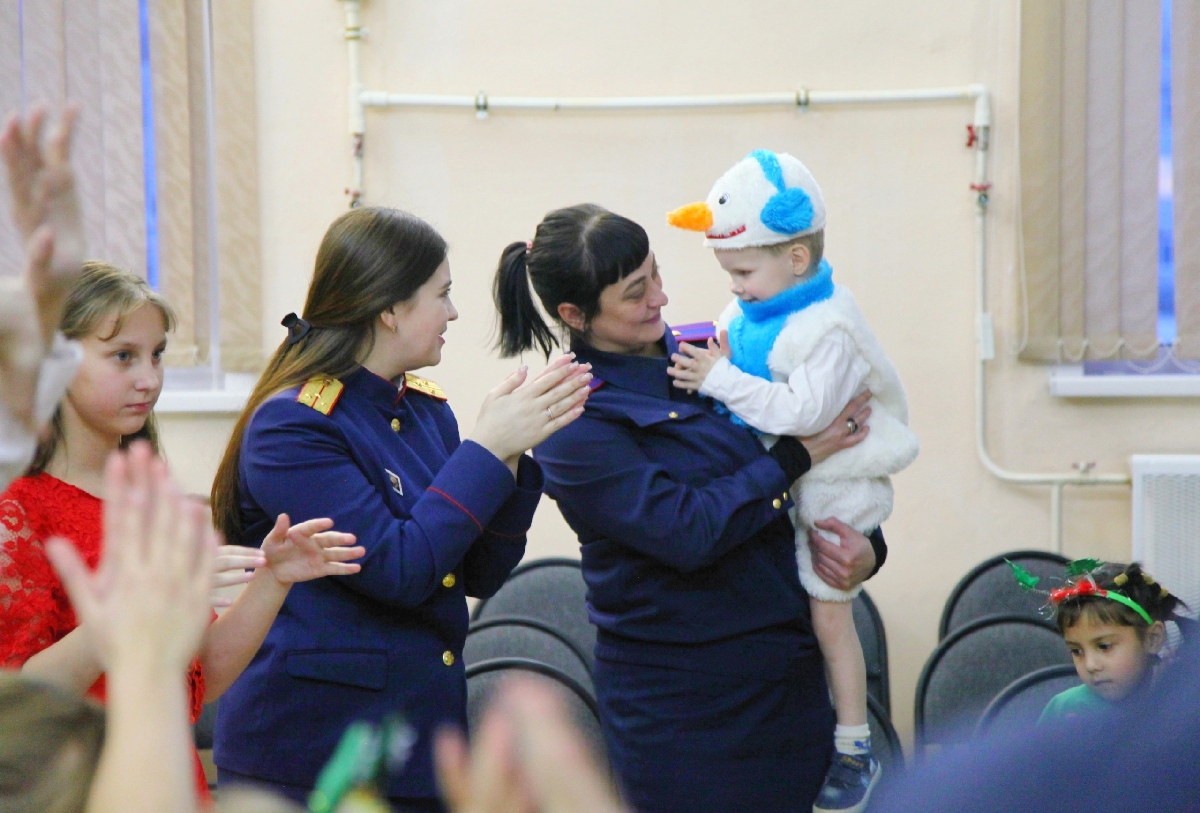 Следователи СК устроили праздник для воспитанников интерната в Торжке 