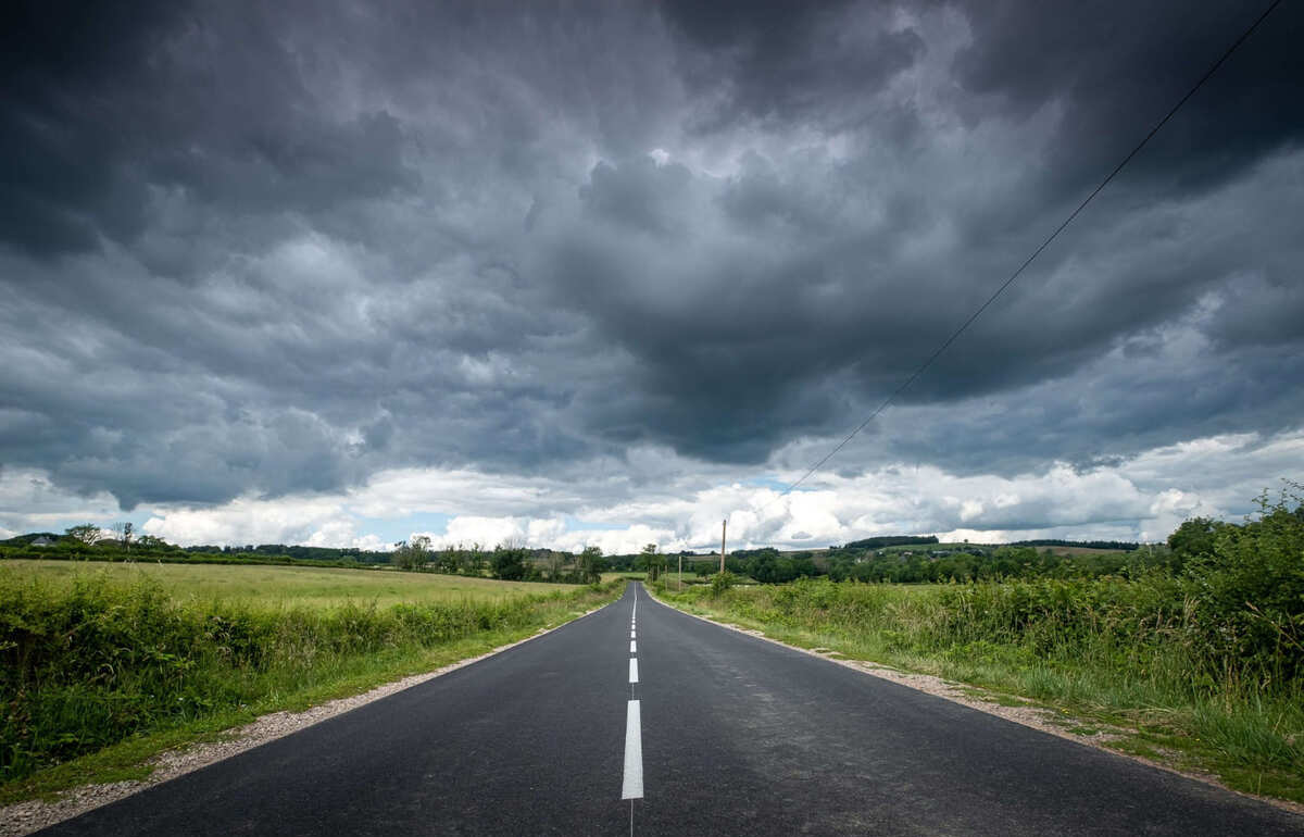 В первый день лета грозы и ливни прогнозируют в ряде районов Тверской области Изображение от wirestock на Freepik