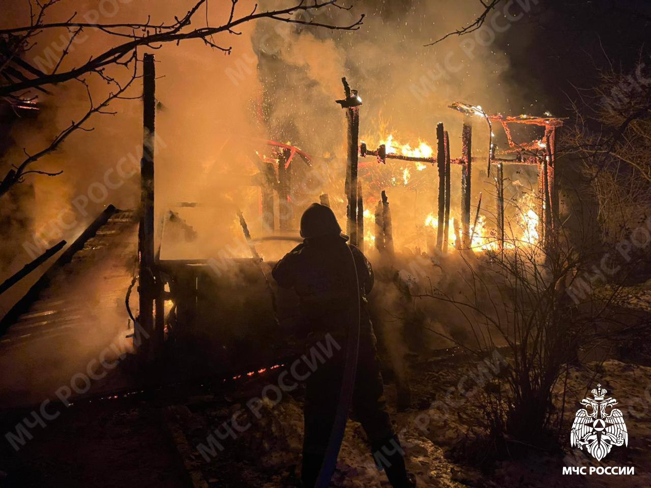 Под Удомлей дотла сгорел дом  