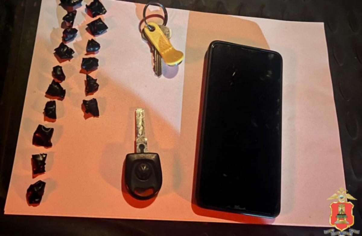 В Твери  иностранец-нелегал работал таксистом и сбывал наркотики Фото: УМВД Тверской области