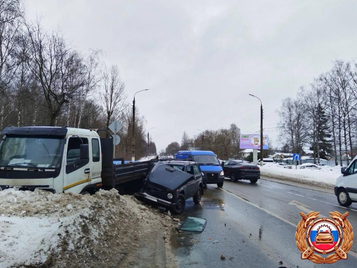 На Московском шоссе в Твери столкнулись четыре автомобиля Фото: ГАИ