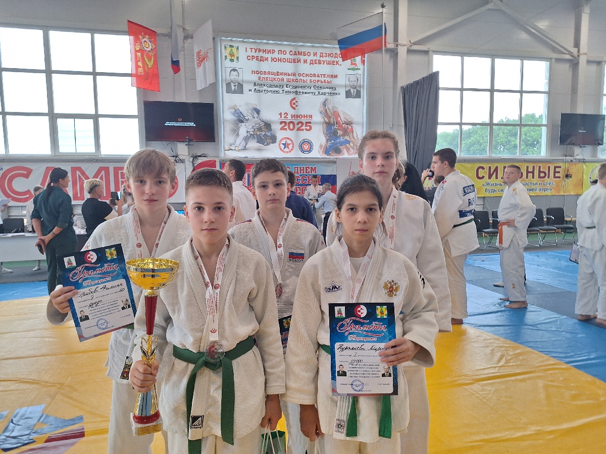 Тверские дзюдоисты привезли пять медалей с межрегиональных соревнований 