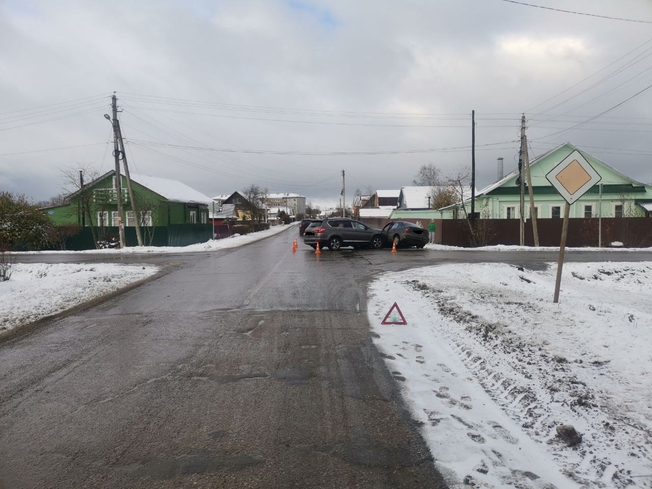 В Калязине две иномарки не поделили один перекресток Фото: Госавтоинспекция Тверской области