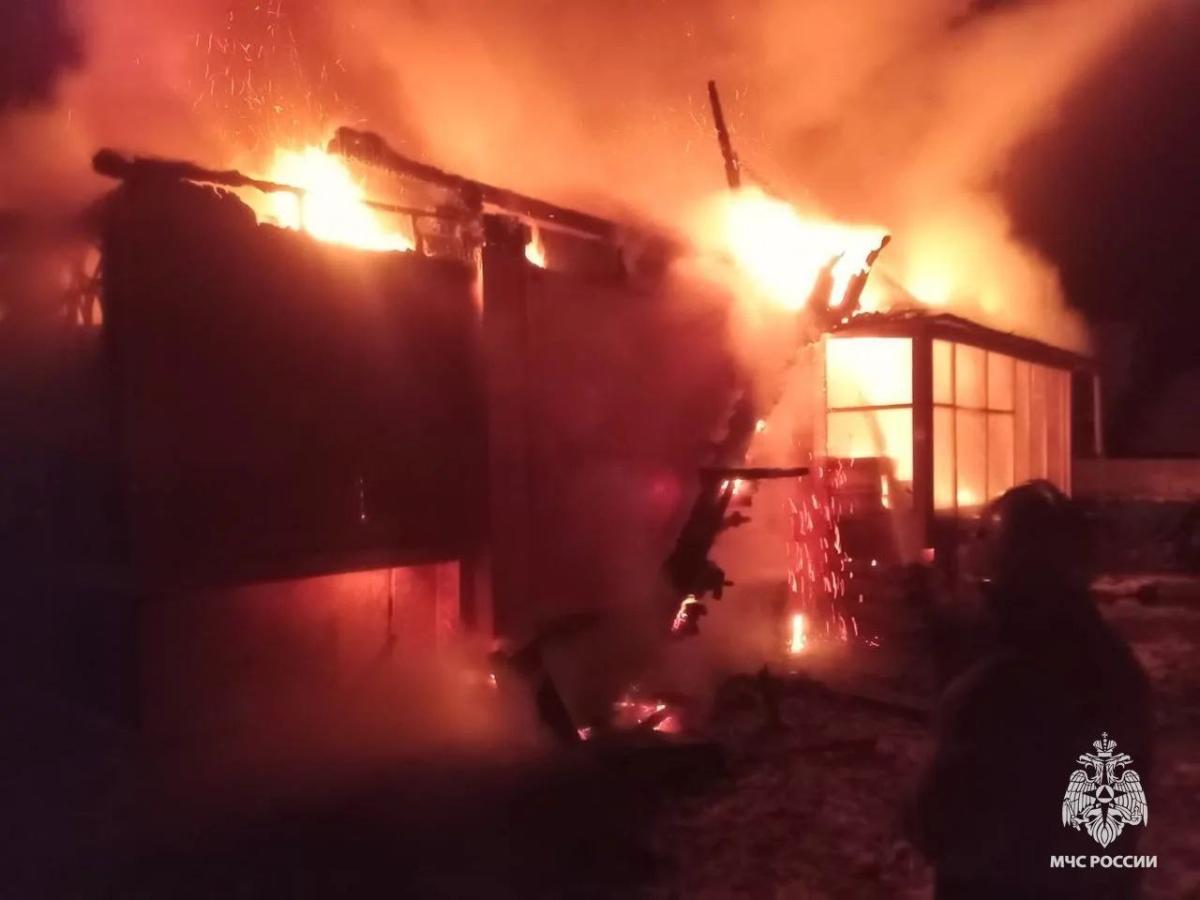 На пожаре под Максатихой погиб дачник Фото: МЧС