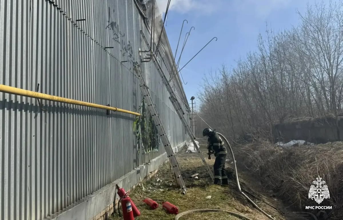 В Твери горел производственный цех на Коминтерна Фото, видео: ГУ МЧС России по Тверской области