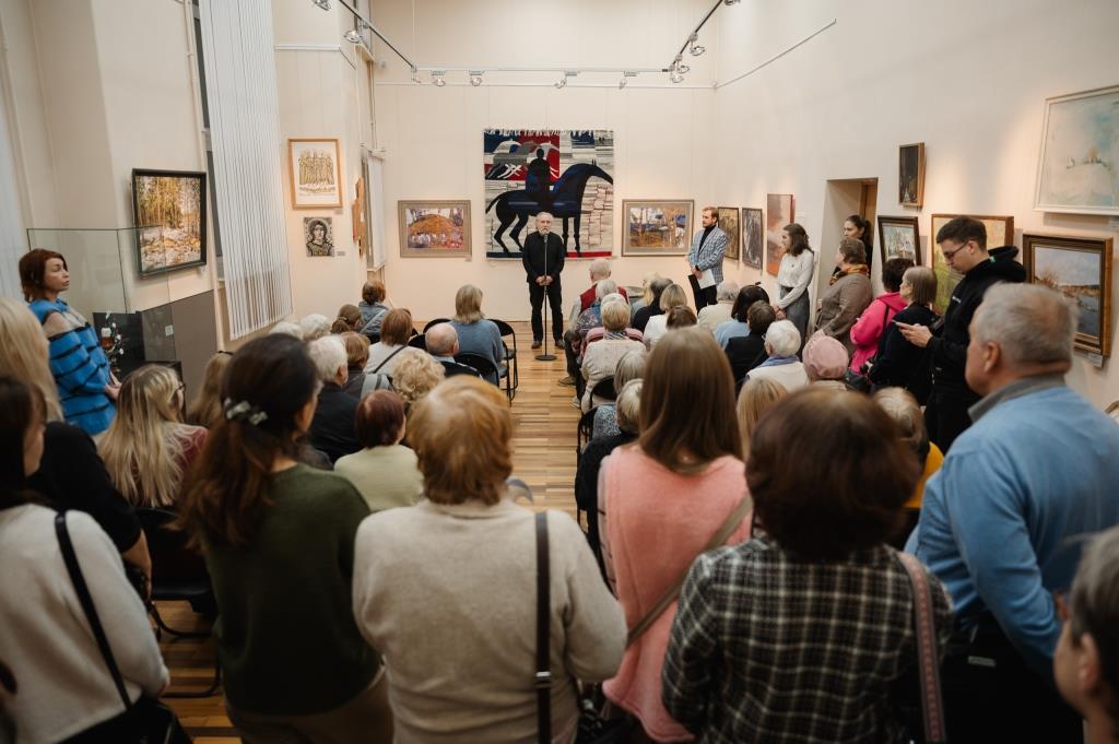 Работы Анатолия Камардина и других художников представлены на выставке в Твери 