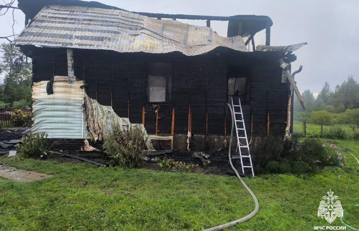 От удара молнии в Тверской области загорелся дачный дом - новости Афанасий