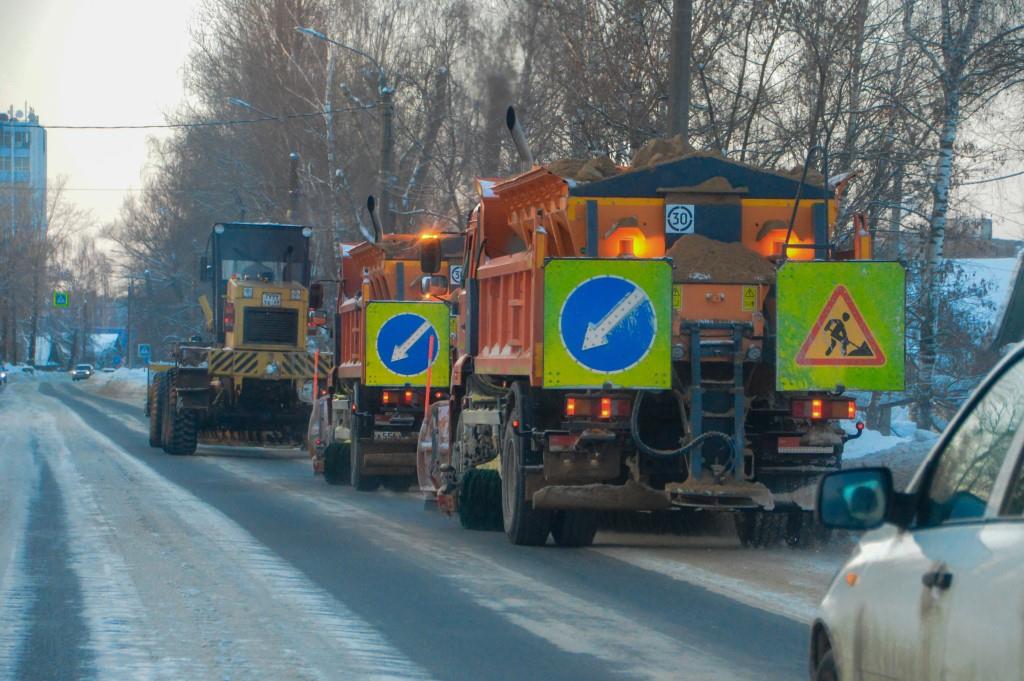 Дороги в Твери начали посыпать смесью Фото: администрация Твери