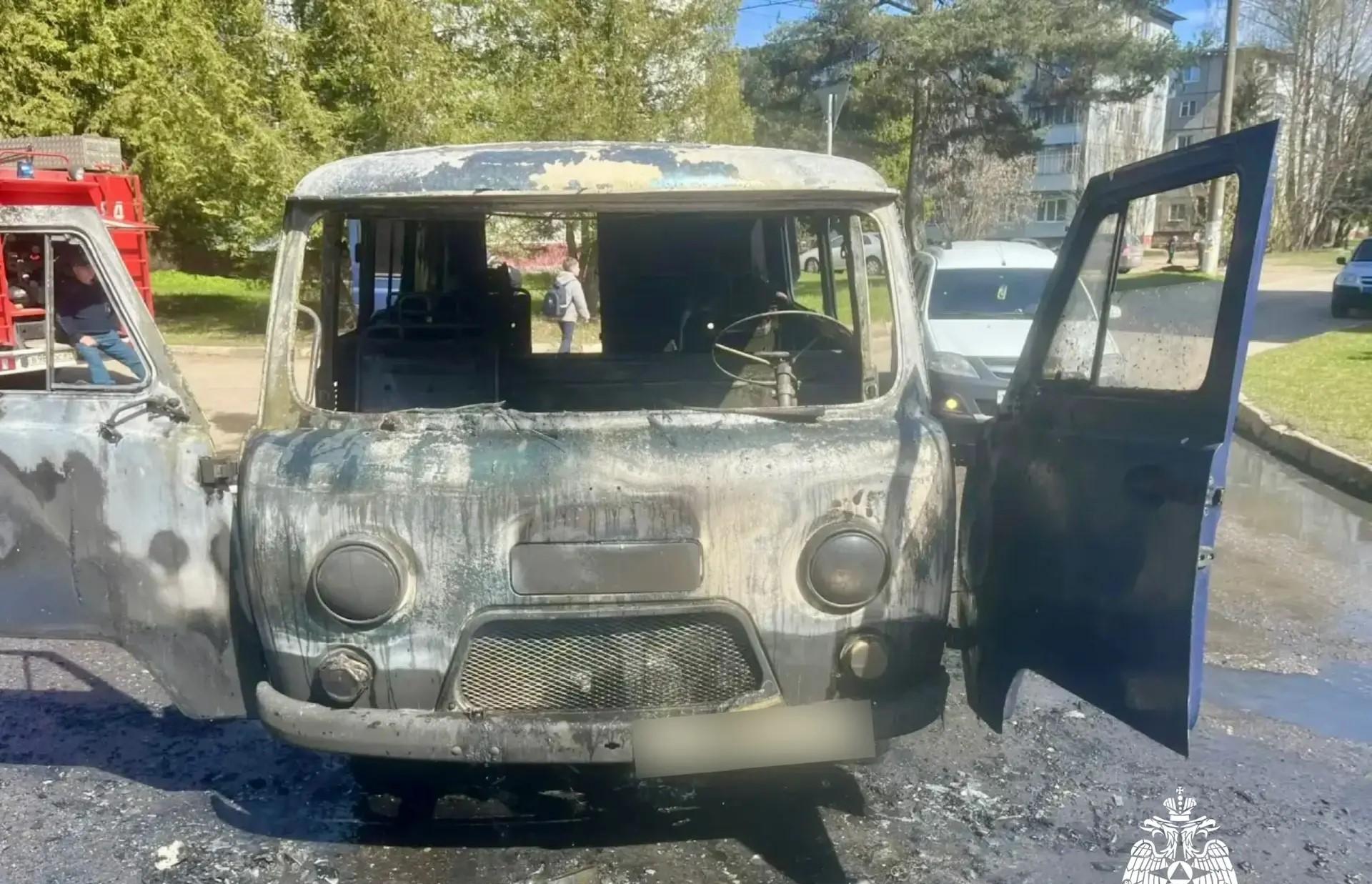 В Редкино на дороге сгорел УАЗ - новости Афанасий