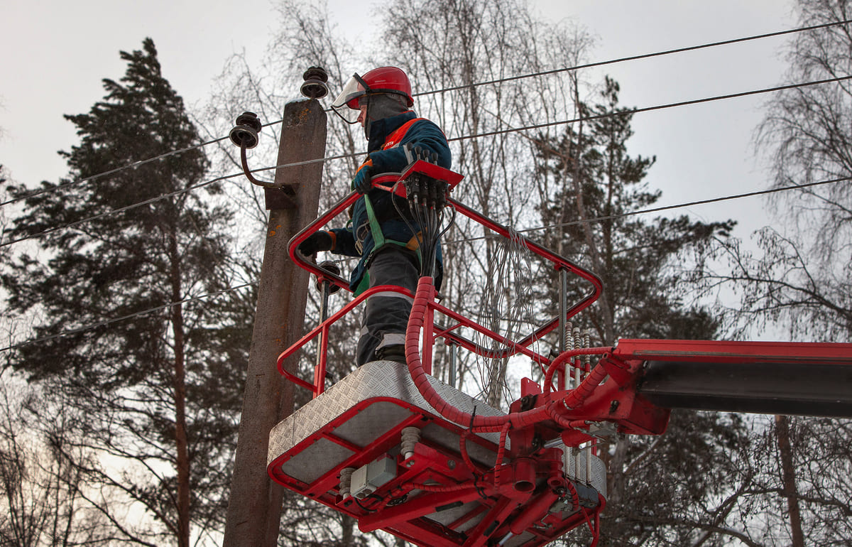 Энергетики «Тверьэнерго» оперативно восстанавливают электроснабжение после непогоды - новости Афанасий