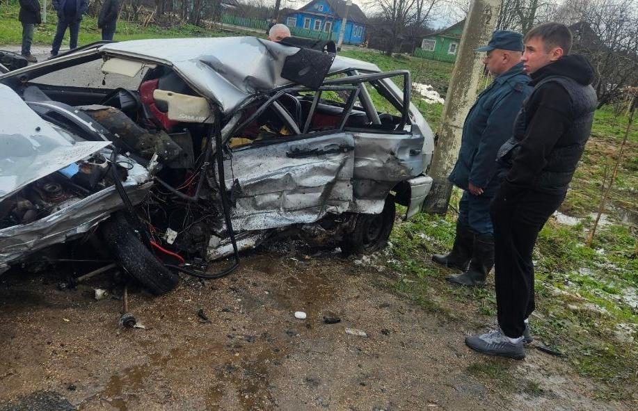 В смертельном ДТП на дороге Торжок — Осташков в Тверской области погиб водитель «Жигулей» Фото: Госавтоинспекция по Тверской области