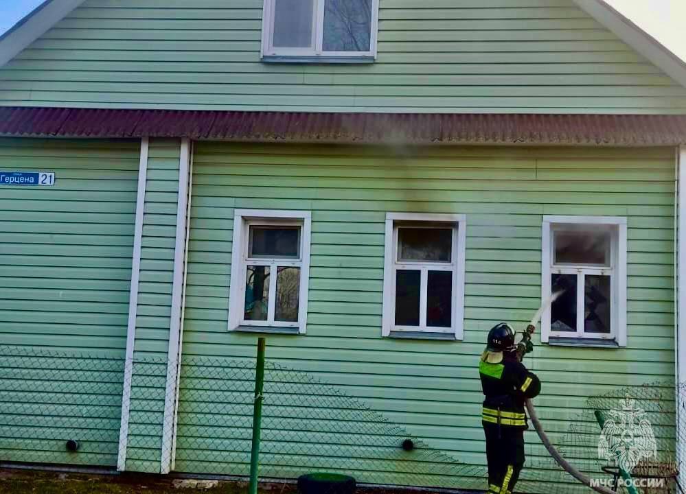 На пожаре в Кимрах спасли человека Фото: ГУ МЧС по Тверской области 